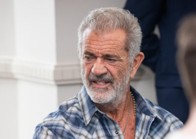 Mel Gibson enjoying greeting fans of Braveheart years later