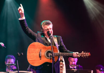 Neil Diamonds Hot August Nights tribute performance