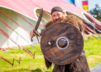 Scottish warrior from Braveheart reinacts Braveheart in Trim
