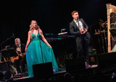 Shona O sullivan and Emmet Cahill singing King John Summer Prom Fest